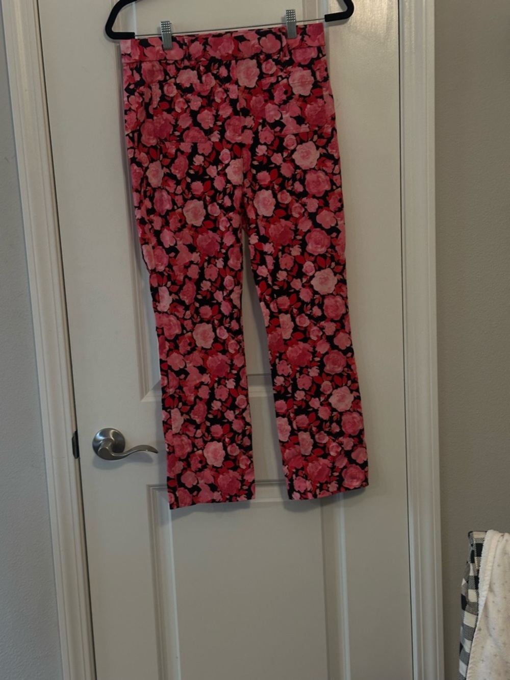 Women's Pink Floral Cropped Pants